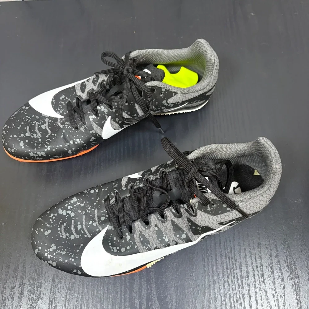 Nike zoom rival